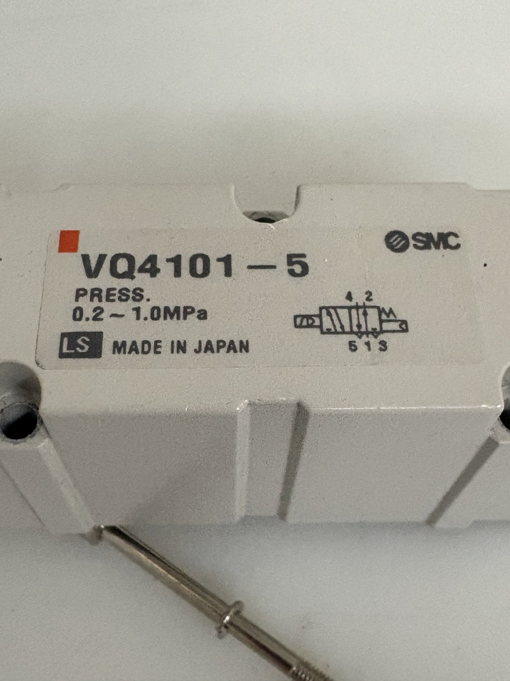 SMC 3 POSITION SOLENOID VALVE V04-101-5