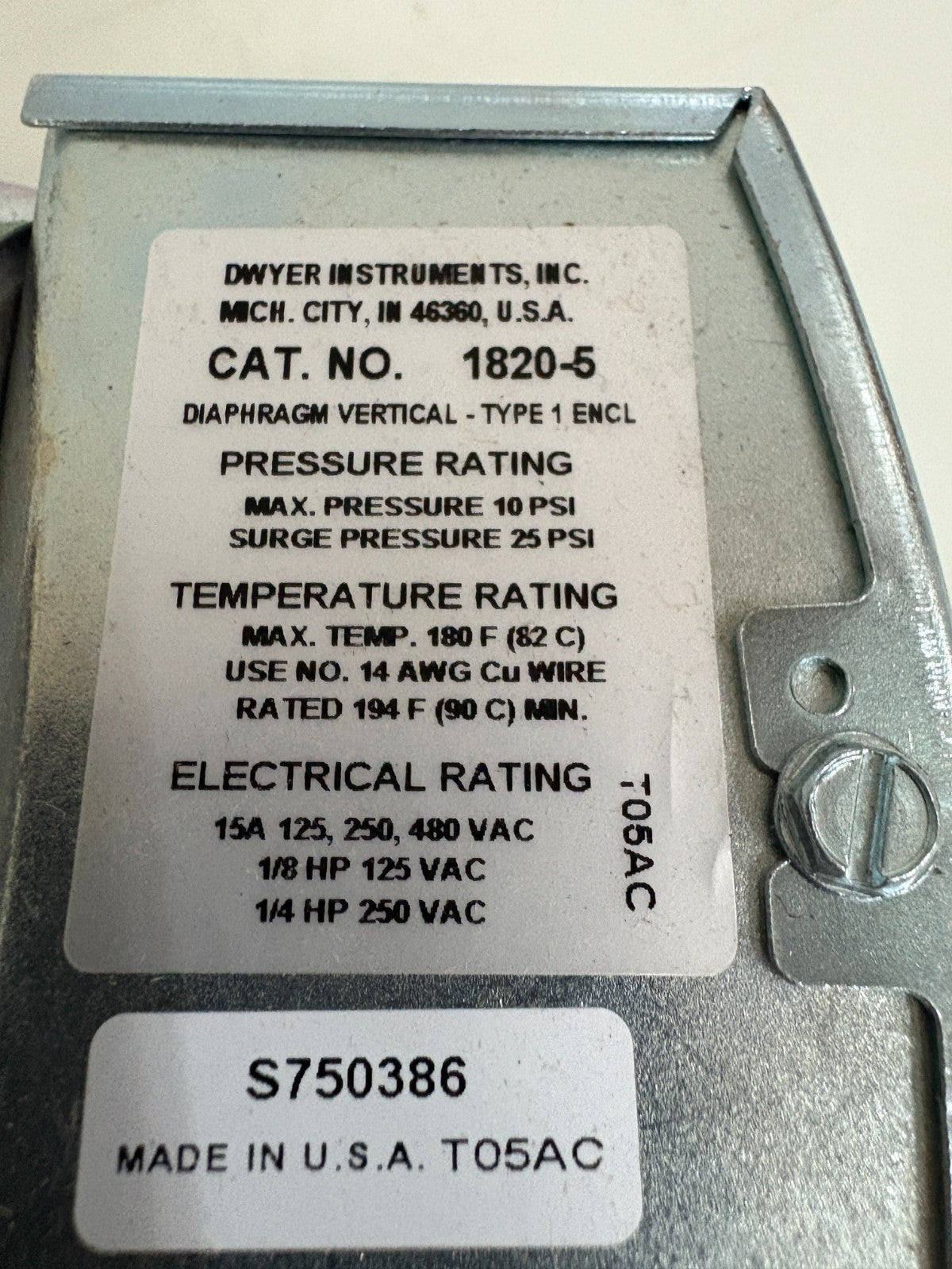 DWYER PRESSURE SWITCH #1820-5