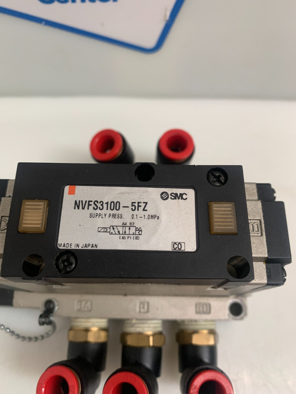 SMC   Solenoid Valve  NVFS3100-5FZ  w/Distribution Block