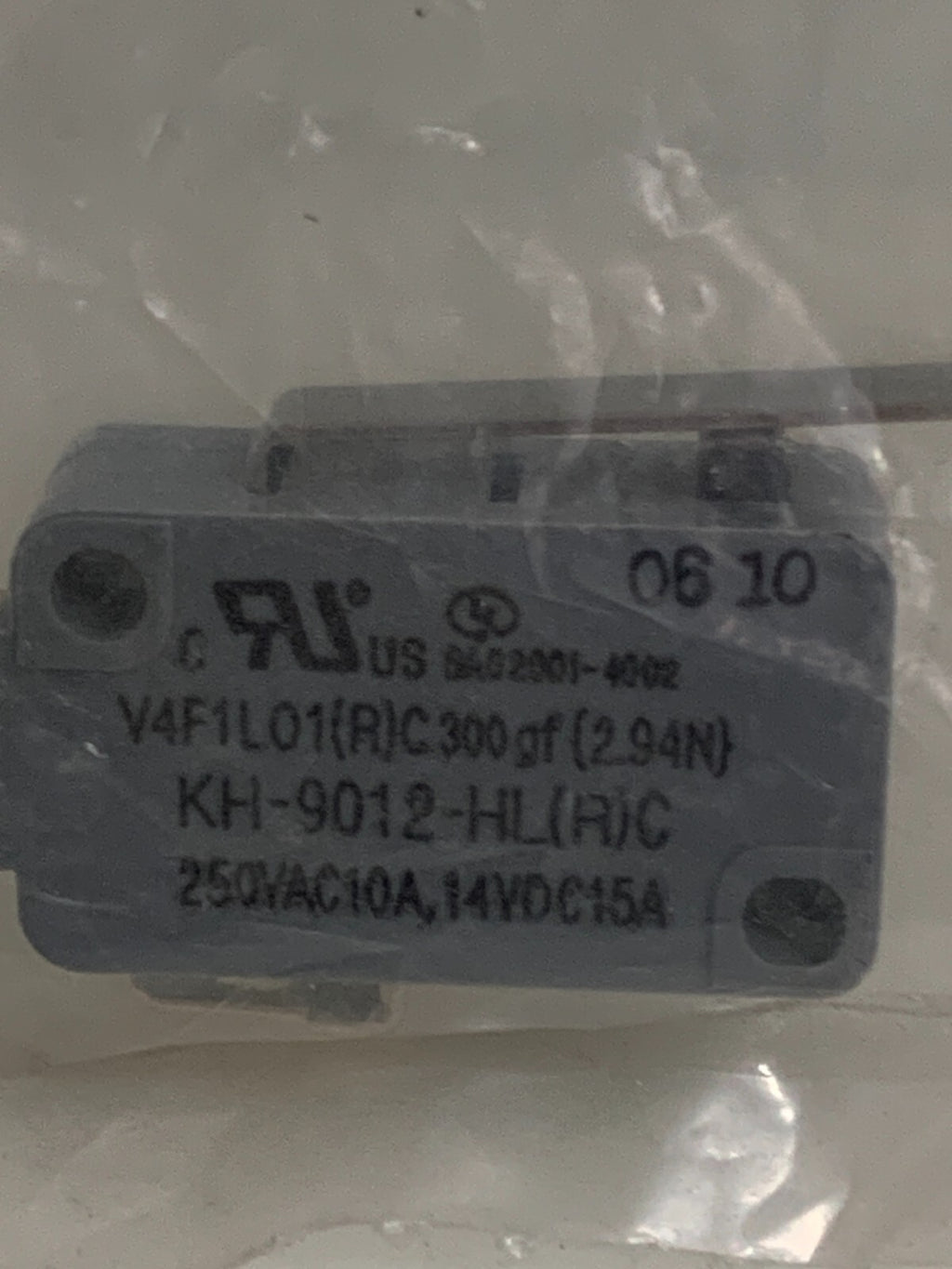 LOT OF 4 TOTAL SOURCE MICRO SWITCH CU 829754 0817992