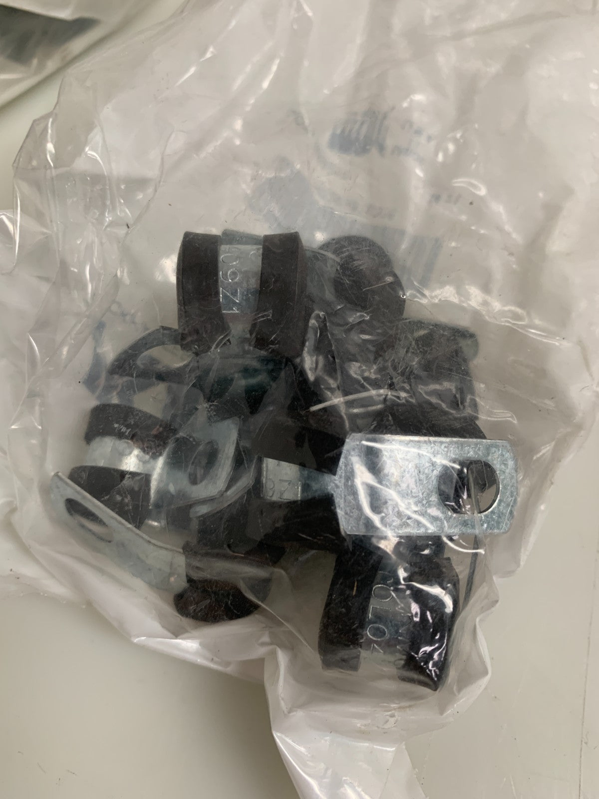 KMC  Zoro Rubber Cable Clamp  COL0809Z1-P  1/2  (Lot of 7 Bags of 10/70 Units)