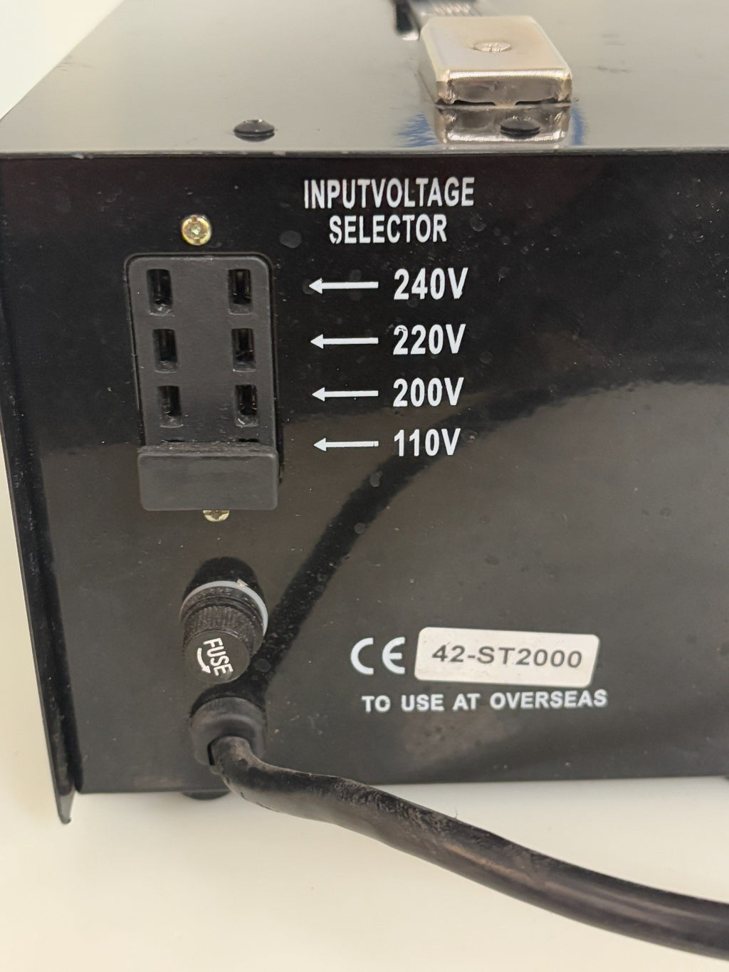 GOLD SOURCE STEP UP & DOWN TRANSFORMER ST-2000