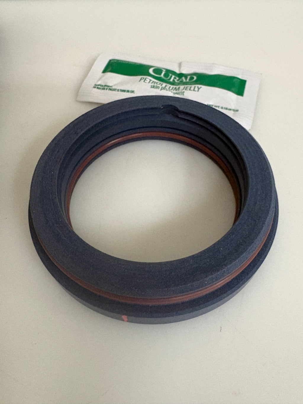 GARLOCK KLOZURE LABYRINTH BEARING ISOLATOR GLASS FILLED 29502-41112