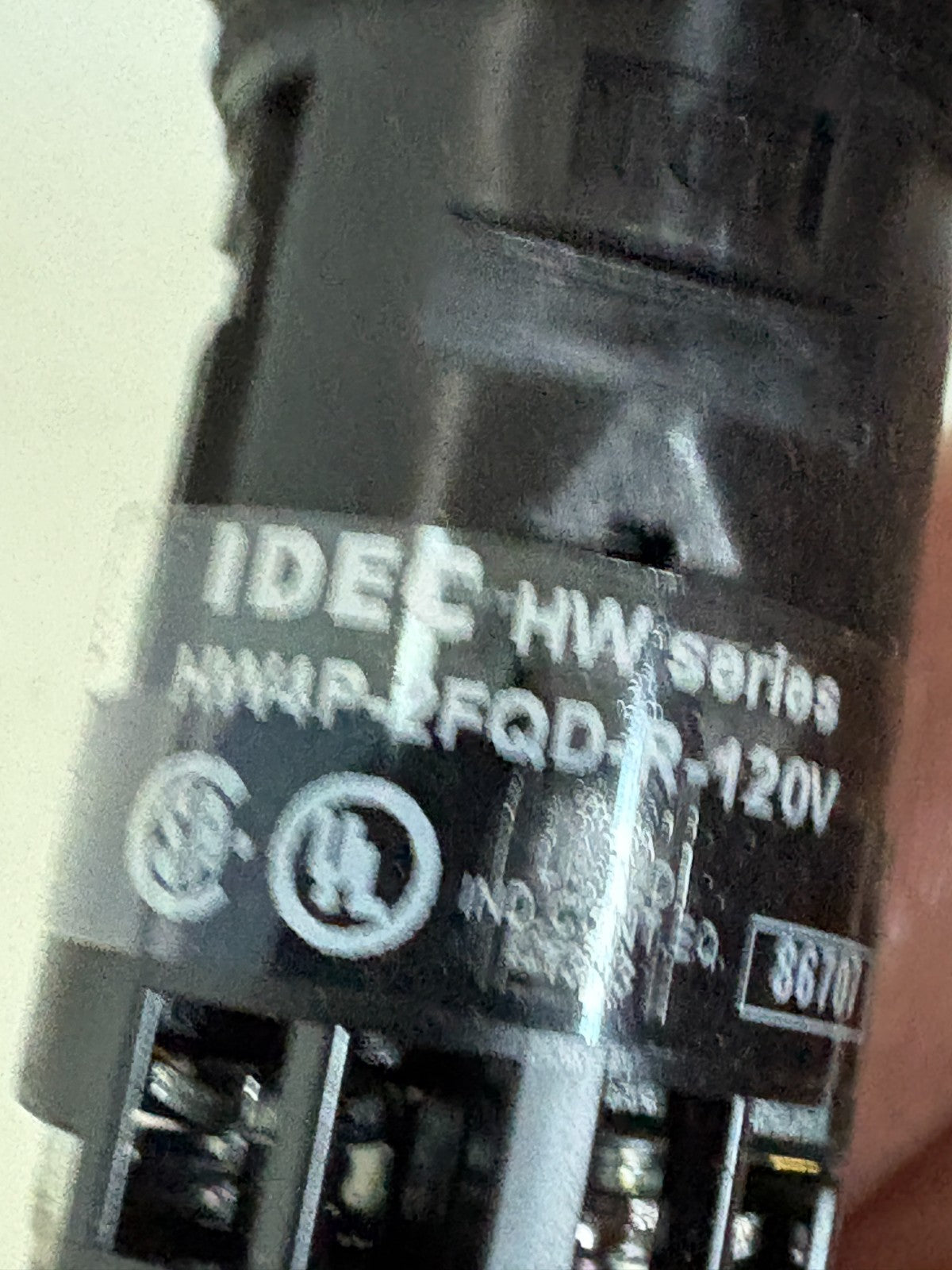 IDEC PILOT LIGHT GREEN HW4P-2FQD-R-120V