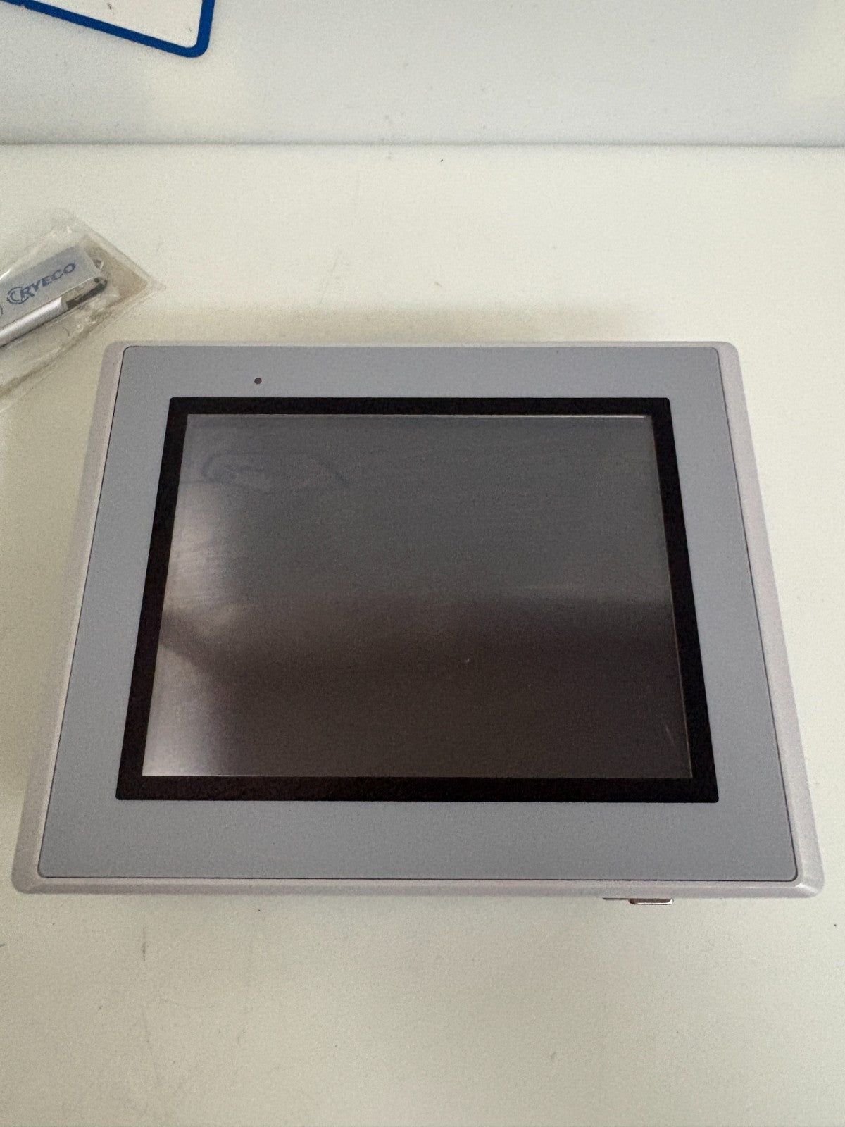 IDEC MICRO/I LCD INTERFACE MONITOR HG20-5TT22TF-W W/USB KEY AND RYECO USB KEY1