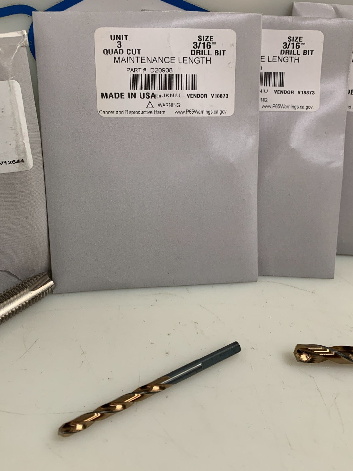 MIX LOT QUAD CUT DRILL BIT D 20915 19/64" 2 PAK OF 3 D20908 3/16" 2 PAK OF 3
