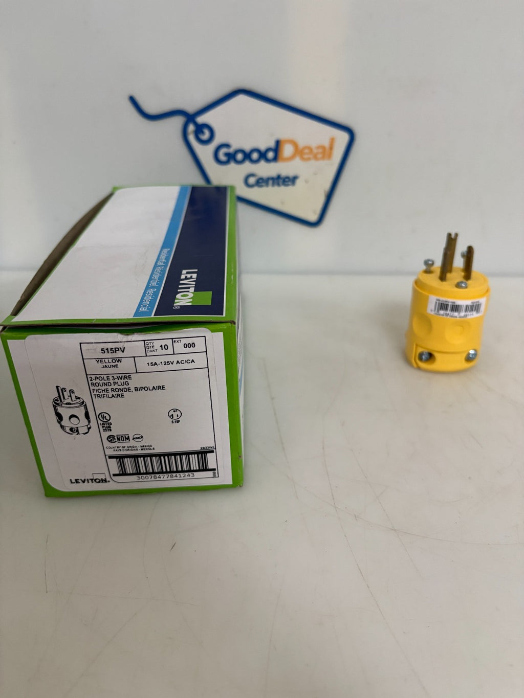 BOX OF 10 LEVITON 2 POLE 3 WIRE ROUND PLUG 515 PV0