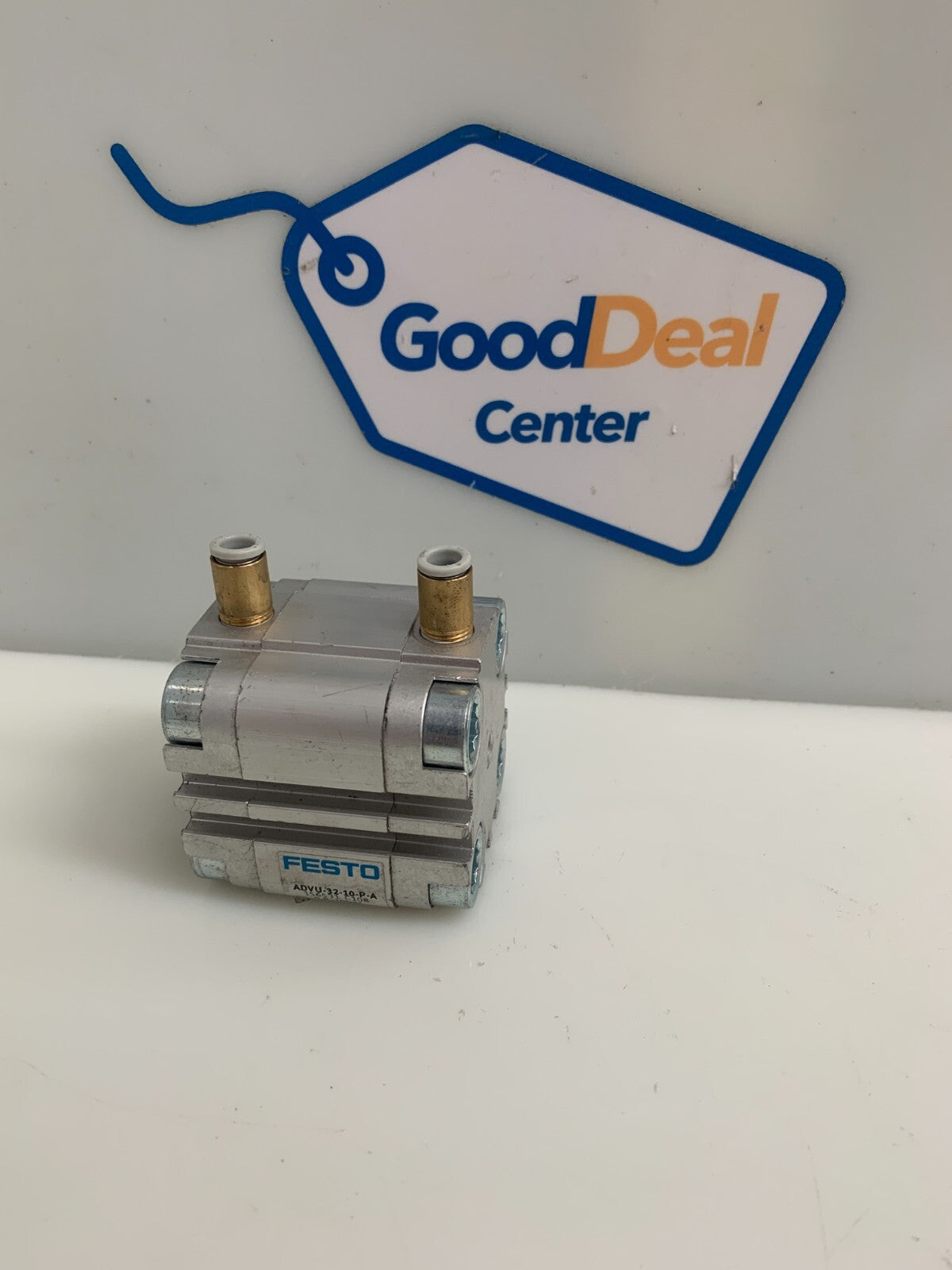 FESTO  ADVUL-32-10-P-A  Pneumatic Cylinder  1565310