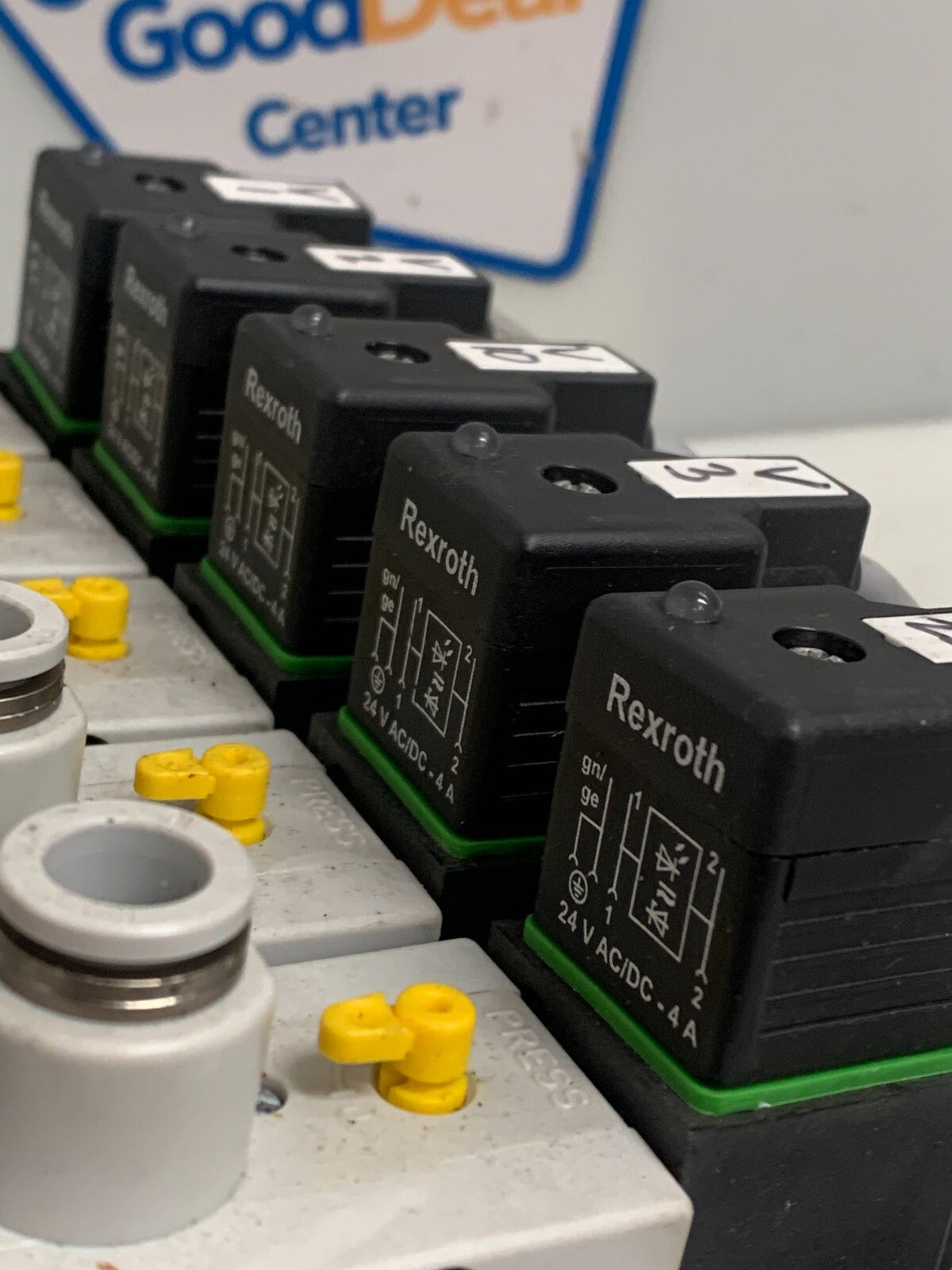 Rexroth Pneumatic Manifold Block R434001875 w/ 5x Solenoid Valves R4340018705