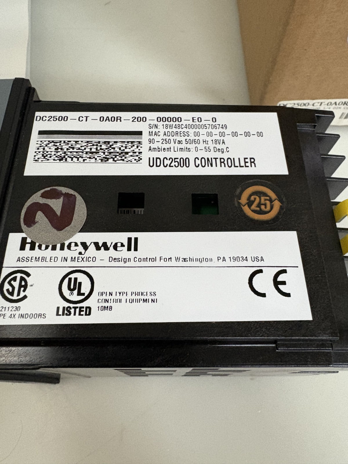 HONEYWELL UDC2500 TEMPERATURE CONTROLLER DC 2500-CT-OAOR-200-0000-E0-0