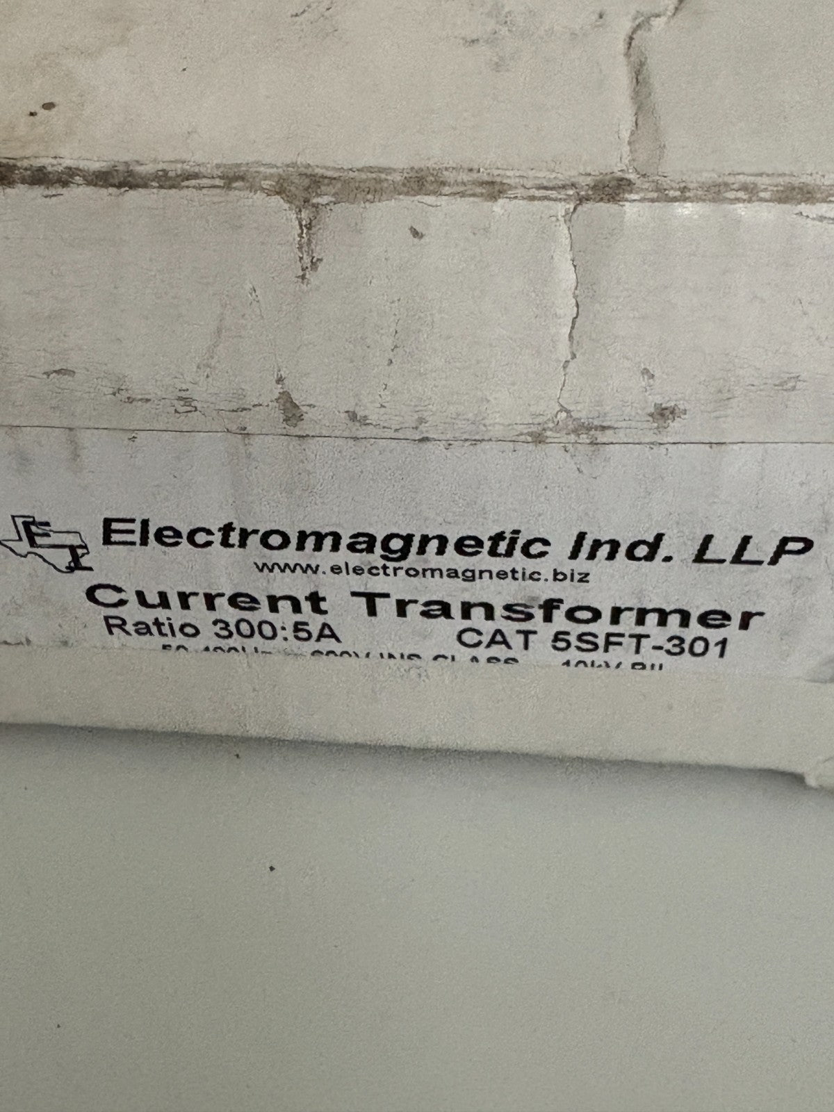 ELECROMAGNETIC CURRENT TRANSFORMER 5SFT-301