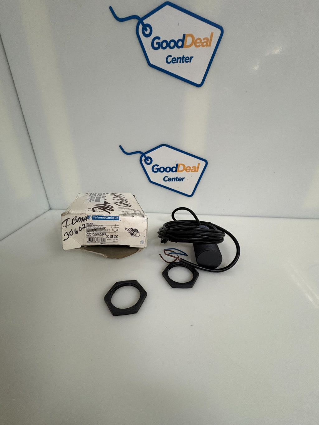 TELEMECANIQUE INDUCTION PROXIMITY SENSOR XS4 P30MA230