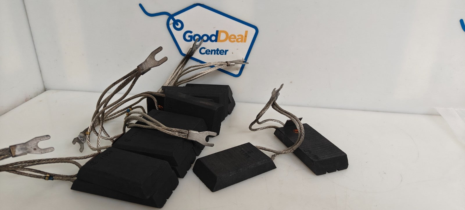 LOT OF 7 SET MERSEN CARBON BRUSH Y13590
