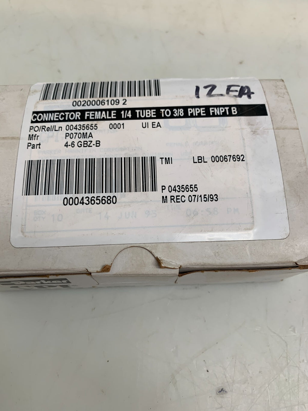 PARKER  4-6 GBZ-B  CPI Female Connector 1/4 Tube to 3/8 Pipe  (12 per Box)2