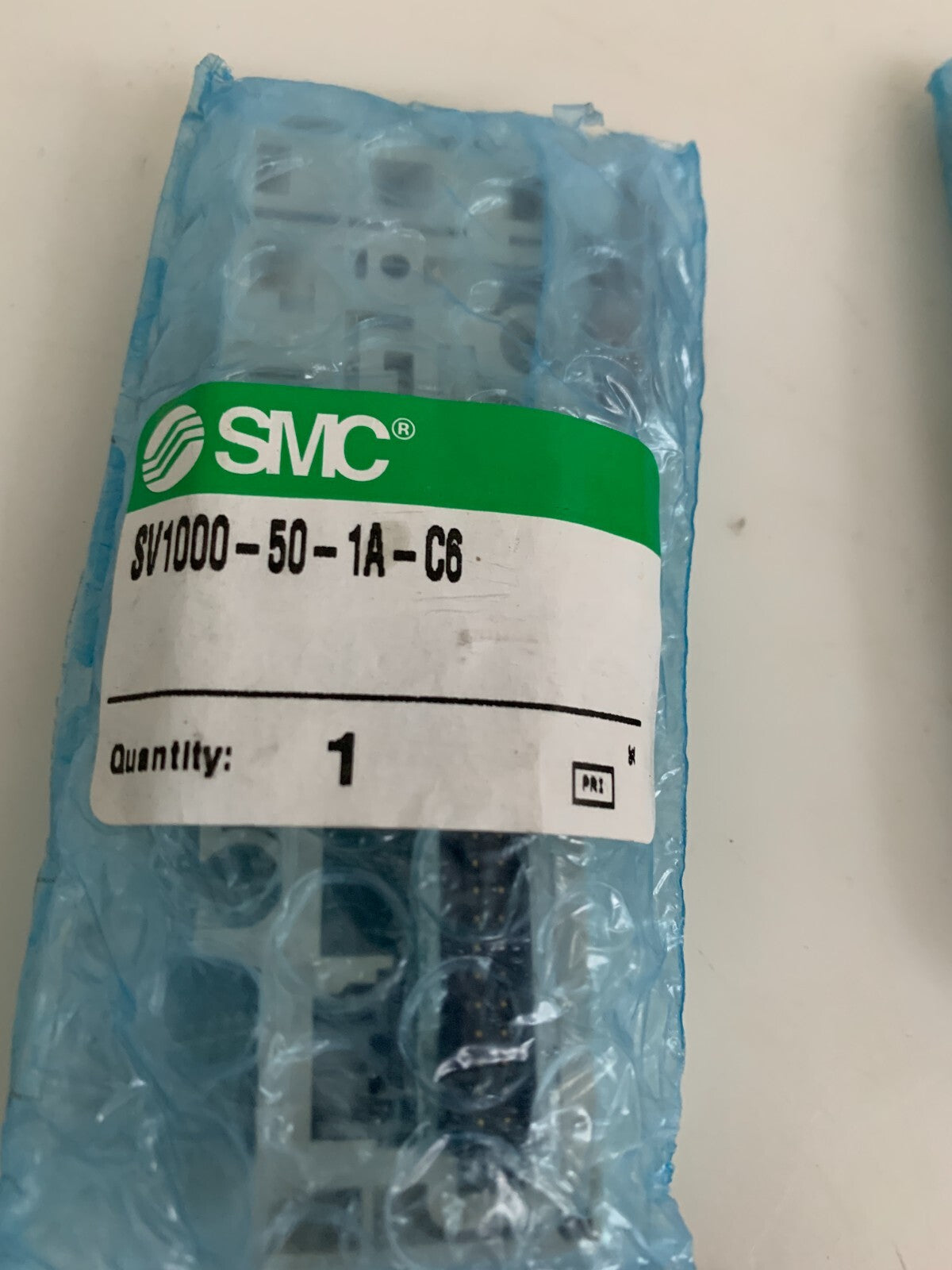 SMC MANIFOLD BLOCK ASSEMBLY 1X SV1000-50-1A-C6 1X SV1000-50-2A-C6 MIX LOT OF 2