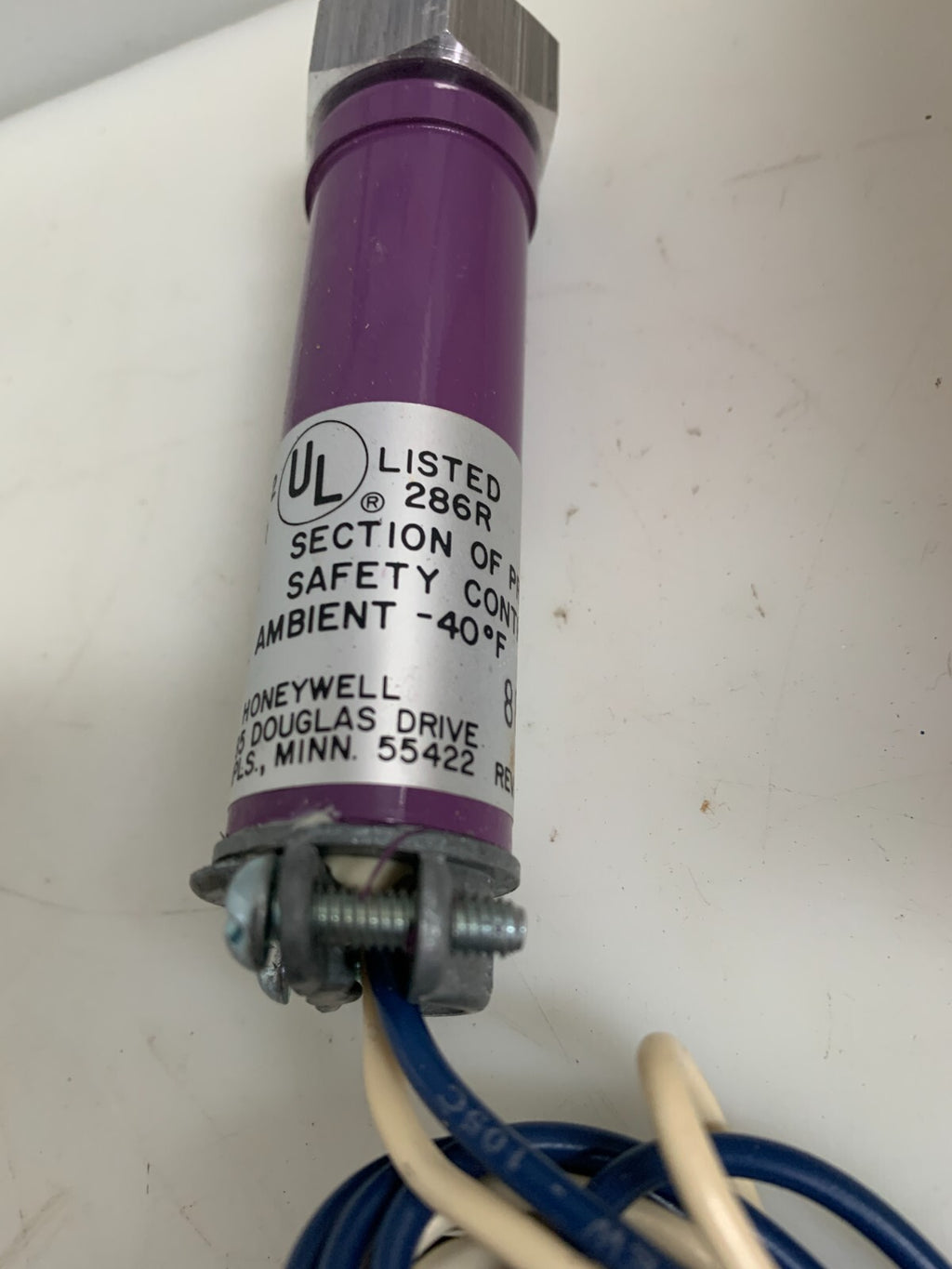 HONEYWELL MINI PEEPER ULTRAVIOLET FLAME DETECTOR C7027A 1031
