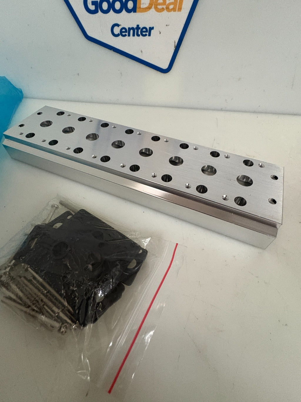 AIRTAC 200M-8F SOLENOID VALVE BASE1