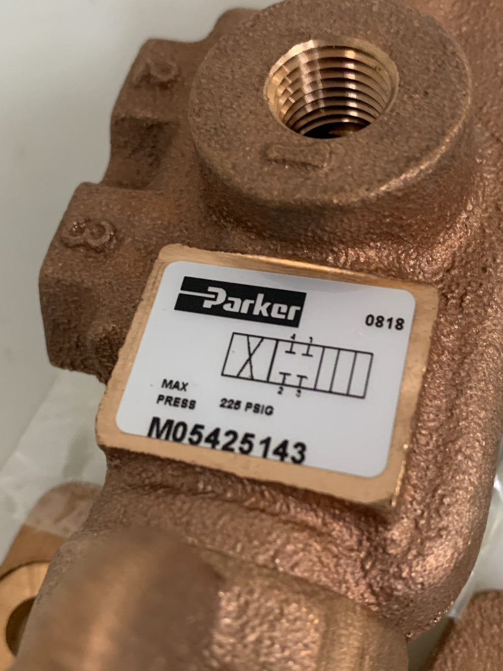 PARKER MANUAL VALVE 1/4" 4 WAY MO 5425143