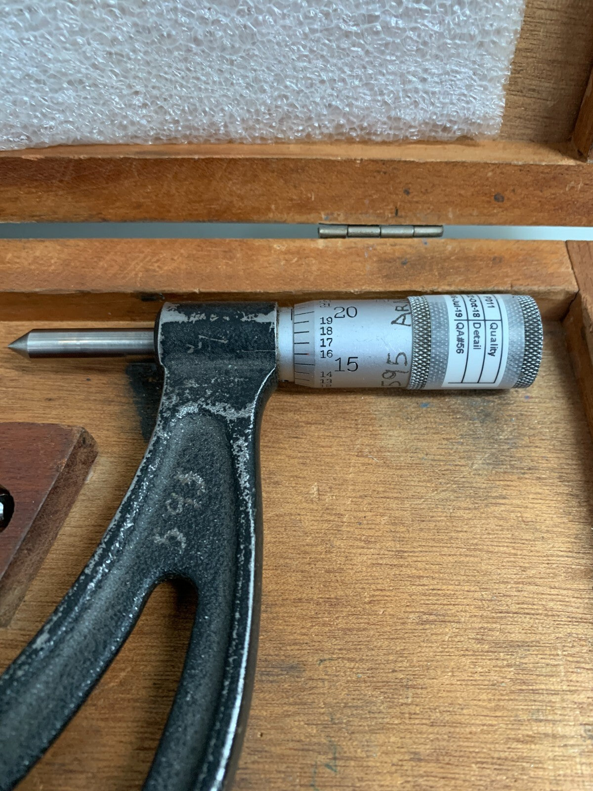 STARRETT OUTSIDE MICROMETER 7-8" VINTAGE W/BOX