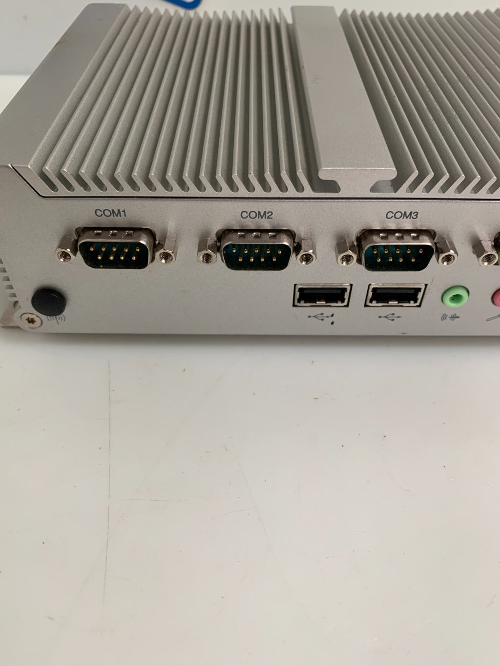 NEXCOM NISE104 FANLESS COMPUTER 28V 6A-21A