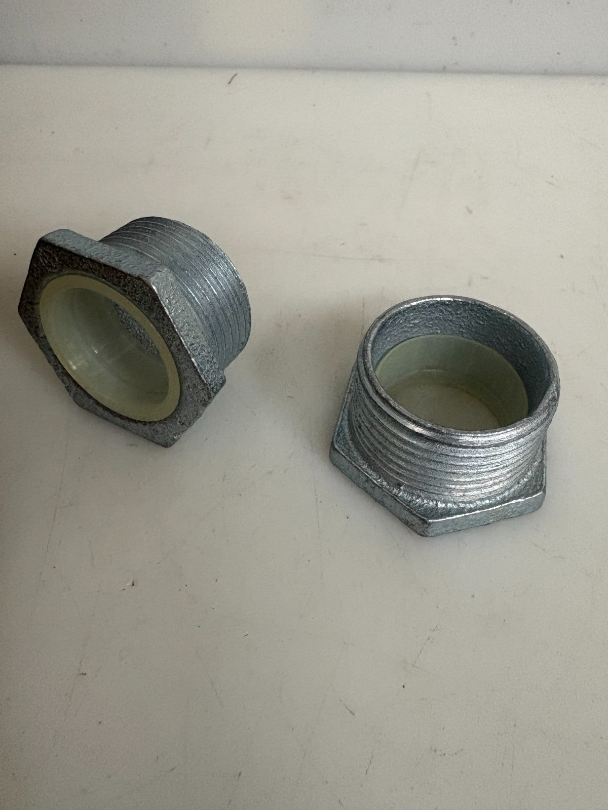 LOT OF 34 0-Z GEDNEY 7-100 CONDUIT NIPPLE 1"