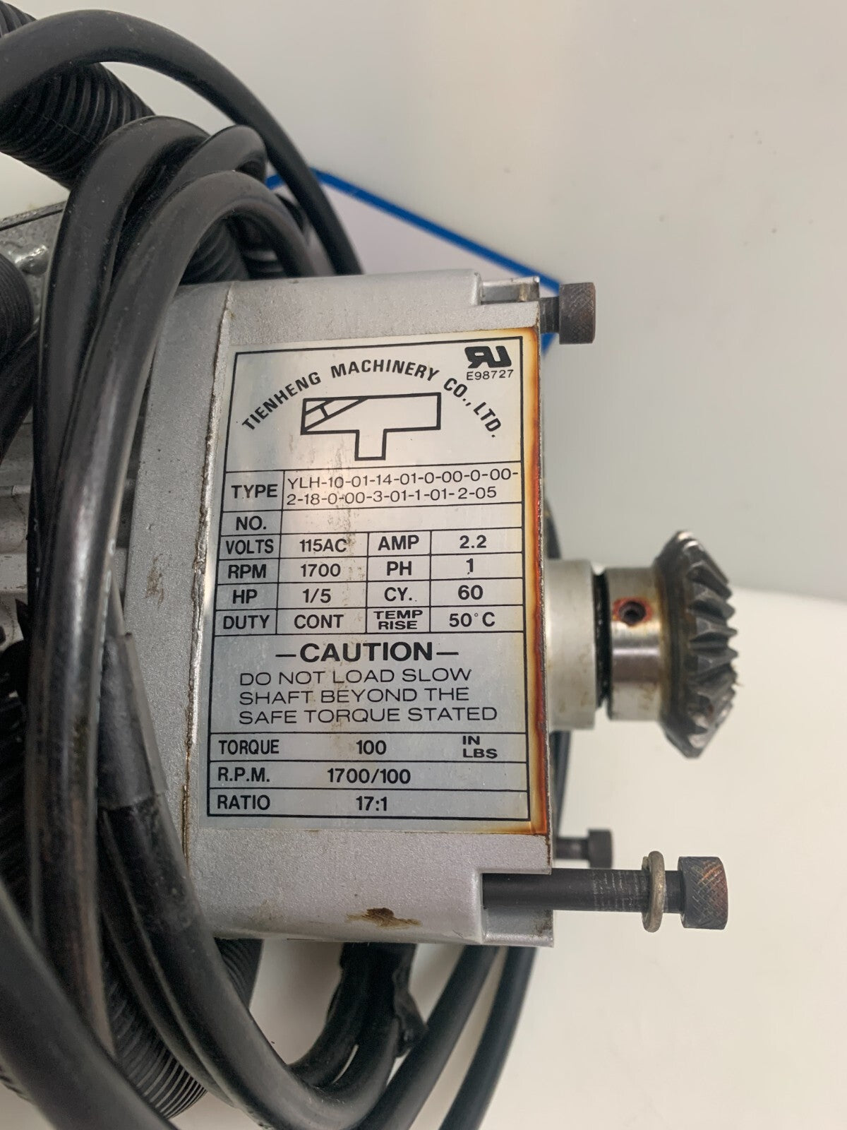 TIENHENG  Servo Motor YLH-10-01-14-01-0-00-0-00-2-18-0-00-3-10-1-01-2-05