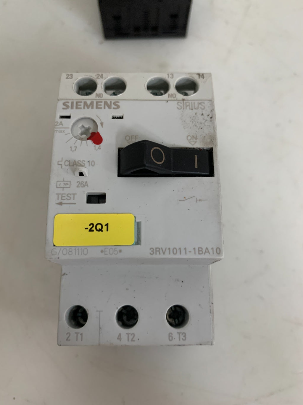 LOT OF 2 SIEMENS MOTOR PROTECTOR CIRCUIT BREAKER 3RV1011-1HA10