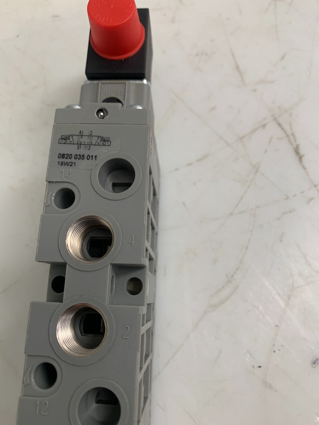 BOSCH / AVENTICS  0820035011 Solenoid Valve  w/2x 1824210243