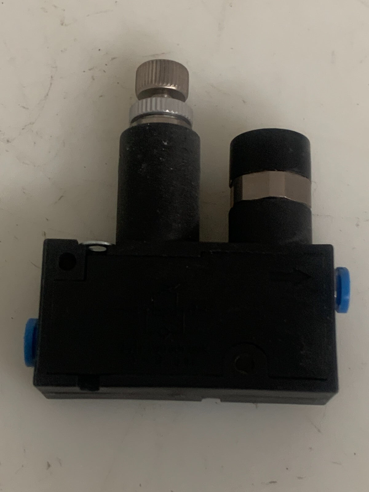 LOT OF 2 FESTO PRESSURE REGULATOR #153495 LRMA-QS-41