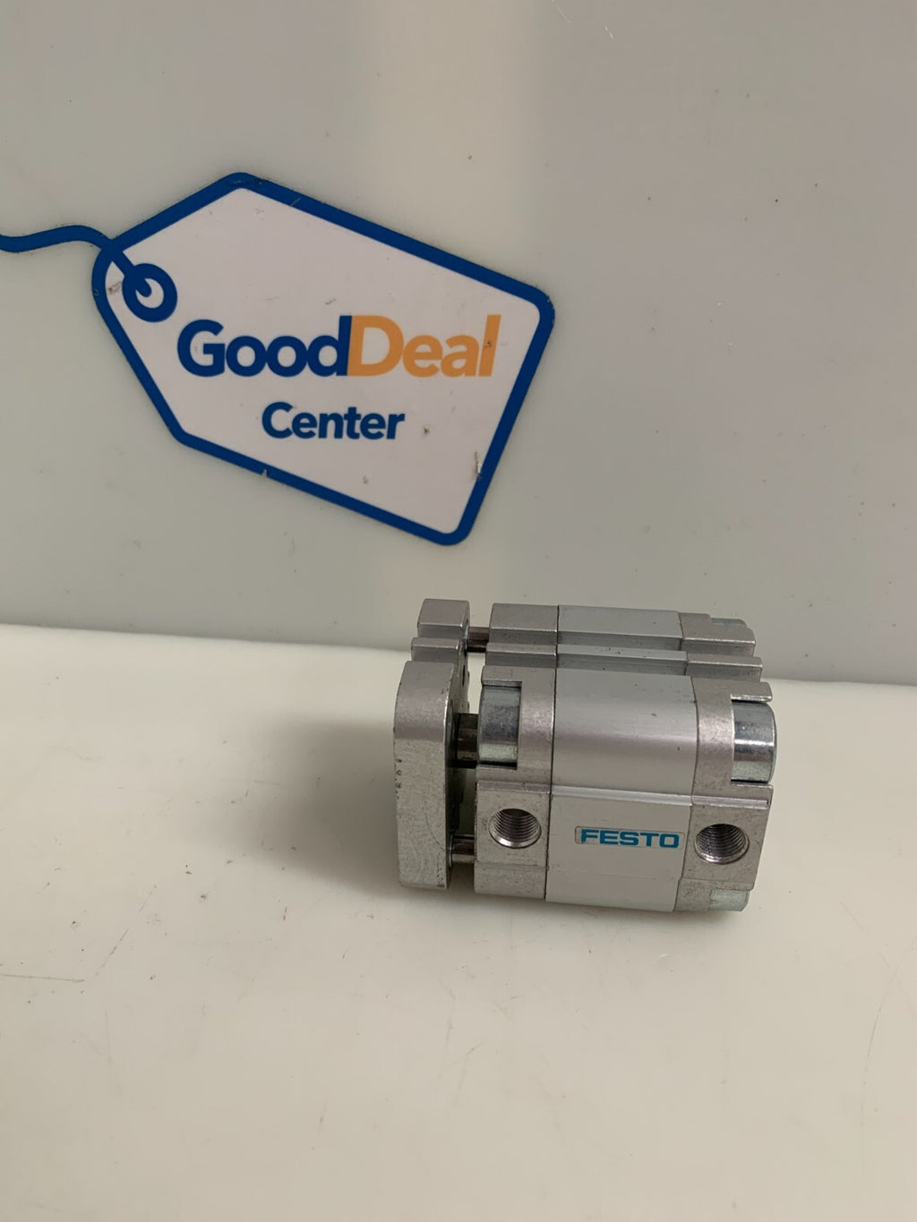 FESTO COMPACT PNEUMATIC CYLINDER 156875 ADVUL-32-10-P-A0