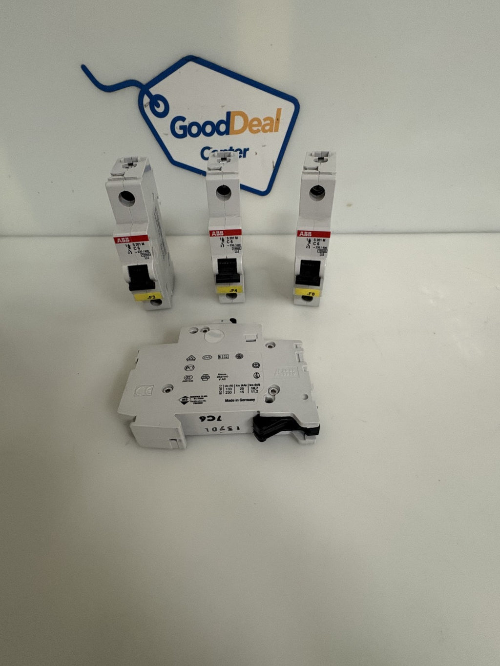 LOT OF 4 ABB CIRCUIT BREAKER SZCA M C6 2CD S271 001 R0064