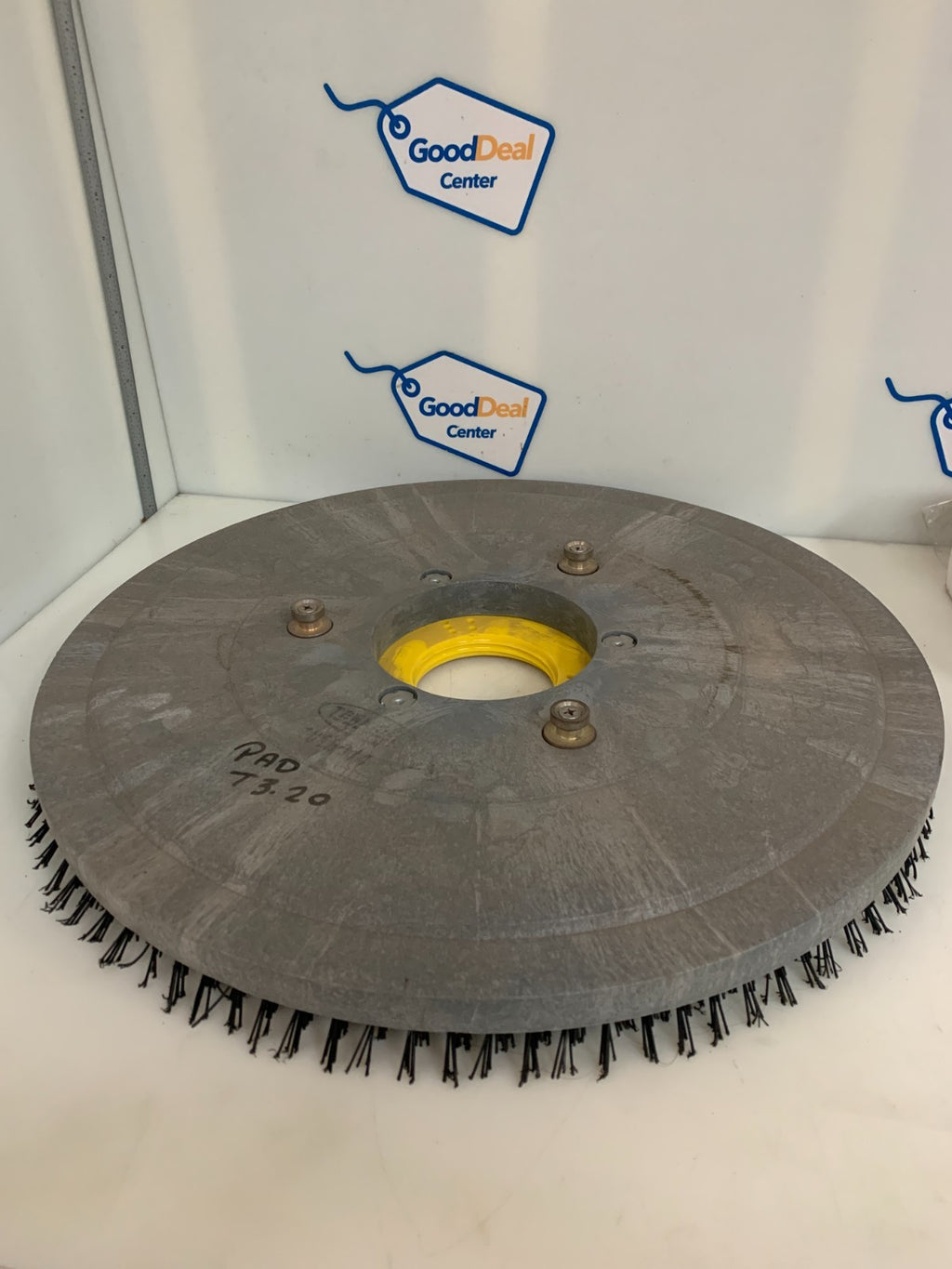 TENNANT 20" DRIVE PAD ASSY 10168140