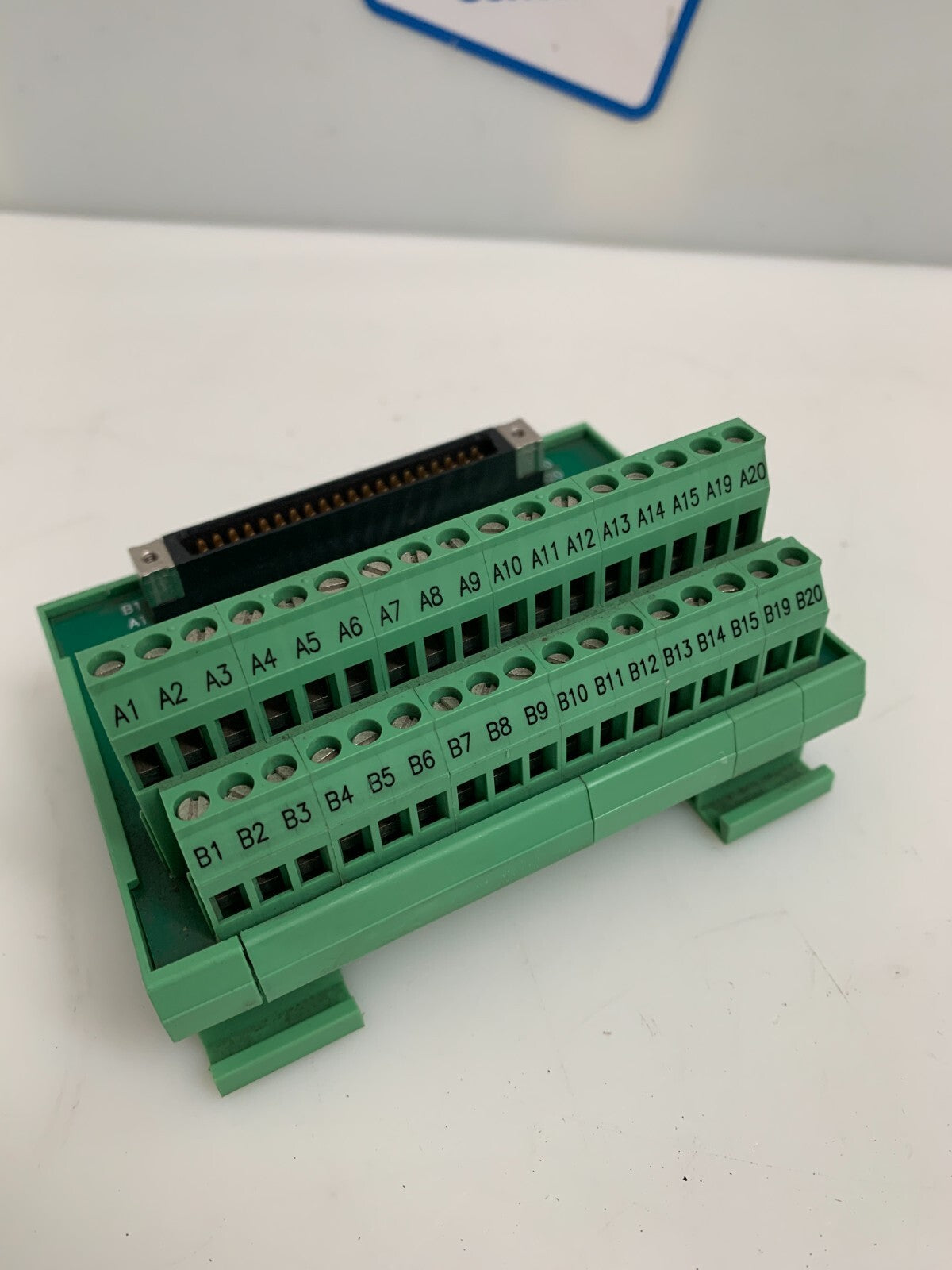Lot of 2 Phoenix Contact Terminal Block UMK-SE11 25-1