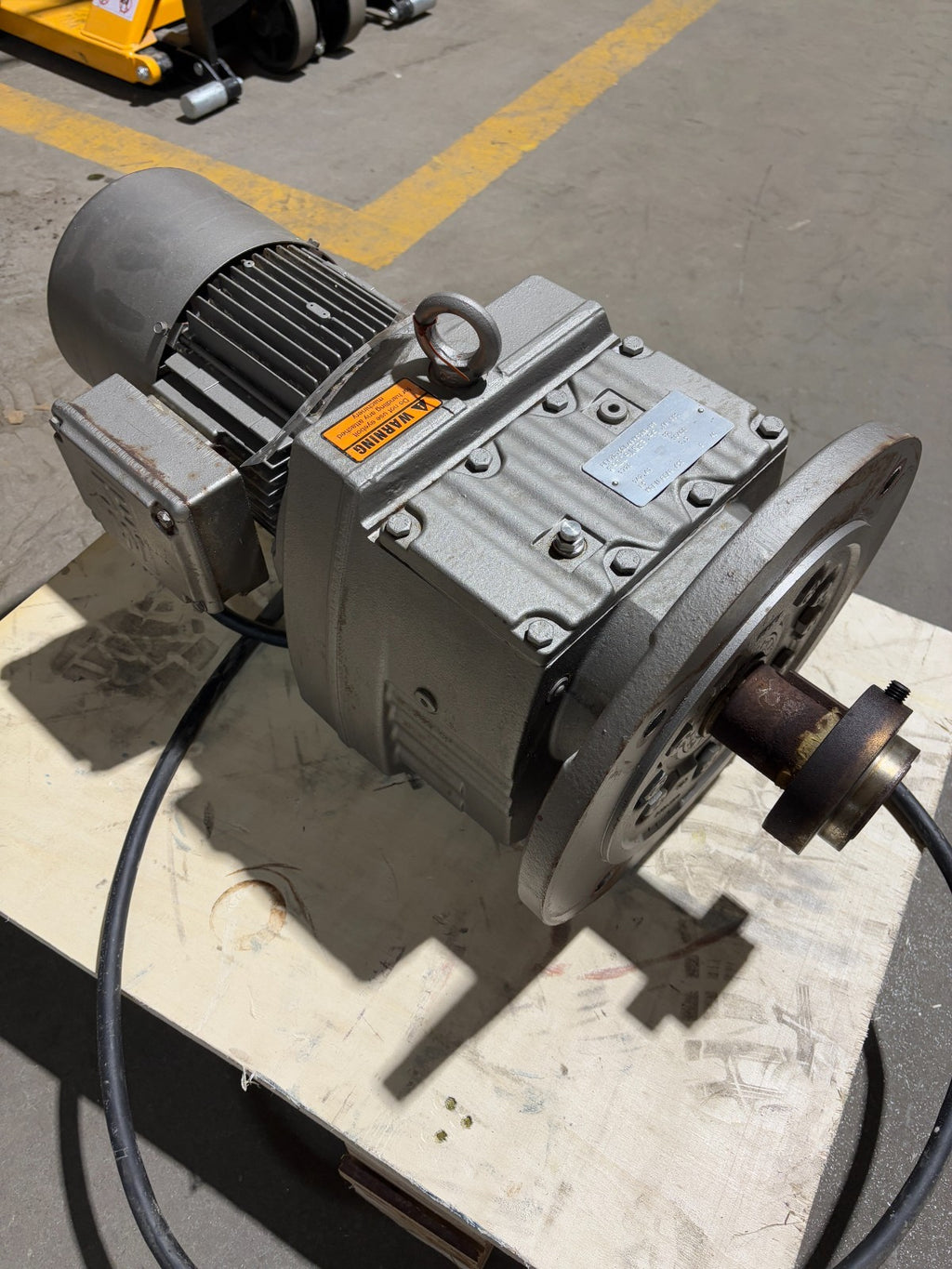 SEW EURODRIVE 2HP MOTOR DFT90L4BM62NR W/MOBILGEAR  RF87DT90L4BM62MR-KS0
