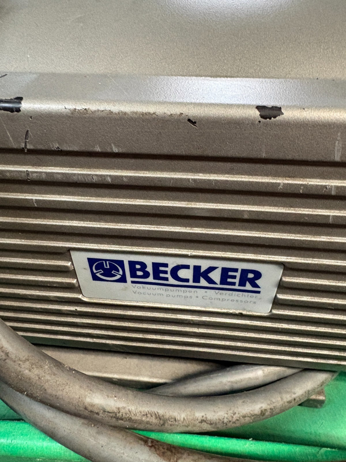 BECKER ROTARY VANE VACUUM PUMP S2190320 YT 4.25