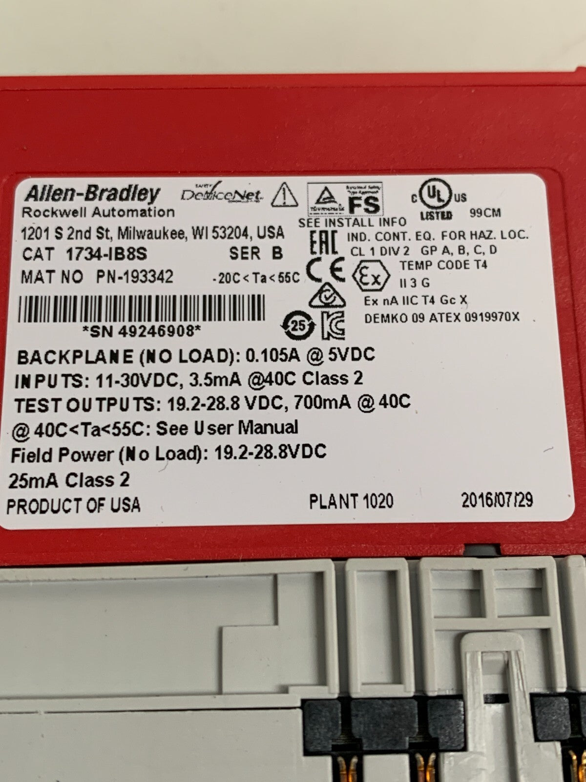 ALLEN BRADLEY 8 CHANNEL SAFETY SOURCING OUTPUT MODULE 1734-IB8S SER B W/1734-TOP2