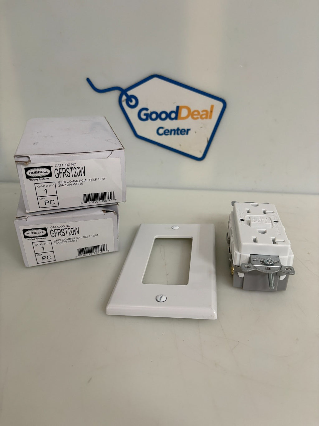 LOT OF 2 HUBBELL WHITE GFCI COMMERCIAL SELF TEST DUPLEX RECEPT. GFRST20W0