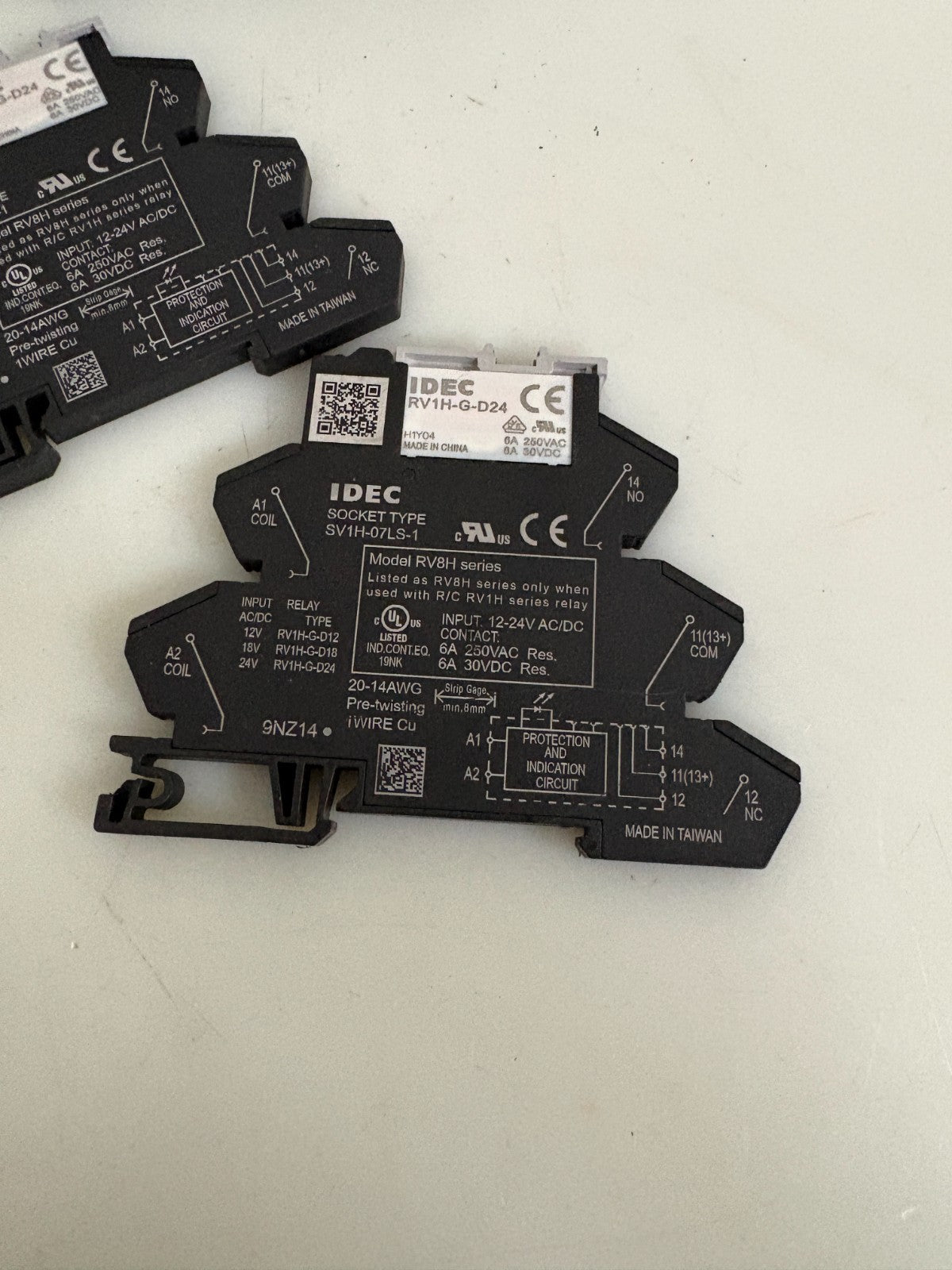 LOT OF 10 IDEC SOCKET SV1H-07LS-1 W/RV1H-G-D24 RELAY