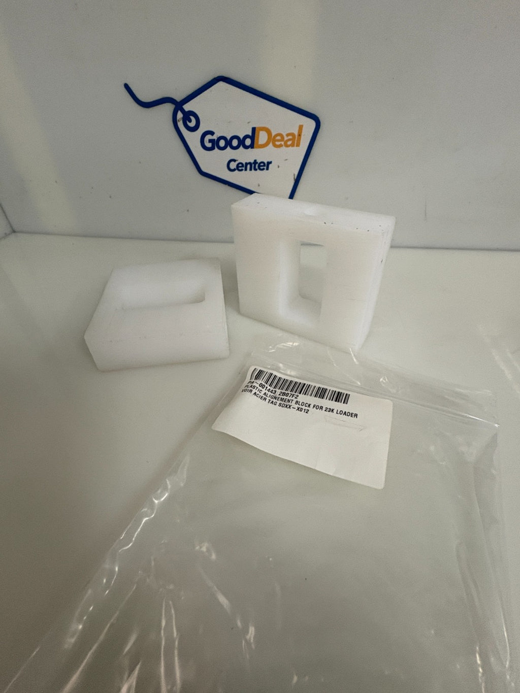 LOT OF 2 PLASTIC ALIGNMENT BLOCK FOR 23K LOADER SDXX-X012