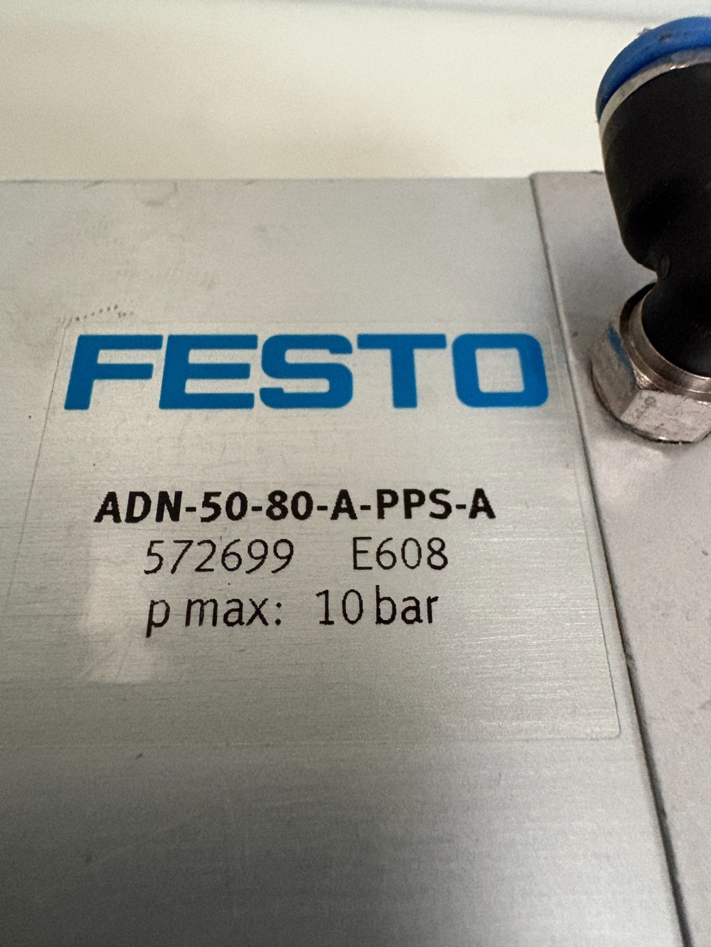 FESTO PNEUMATIC CYLINDER ADN-50-80-A-PPS-A 572699 W/2 FESTO SENSOR4