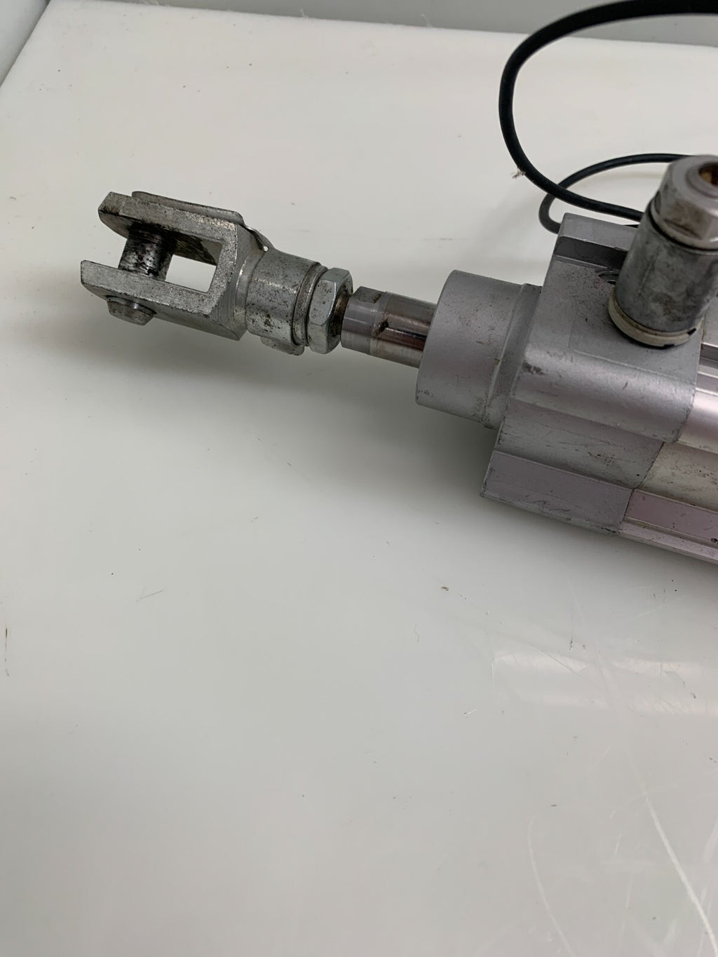 FESTO DNCB-40-100-PPV-A  Pneumatic Cylinder 532741 w/2 SICK RZT6 Sensors 10239734