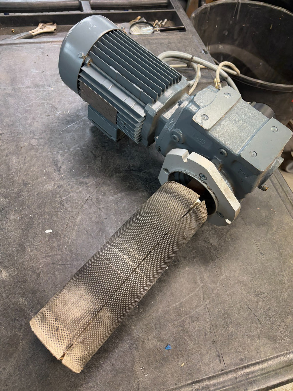 SEW EURODRIVE CONVEYOR MOTOR 11" SAZ47 DT80K4 W/BAUMER ELECT. ENCODER BHF
