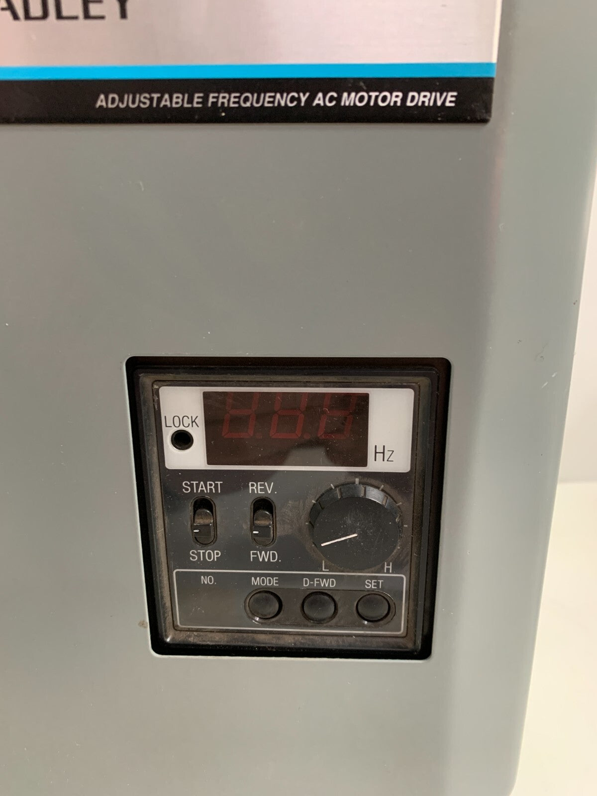 ALLEN BRADLEY ADJUSTABLE FREQUENCY AC DRIVE 1333-AAB B1