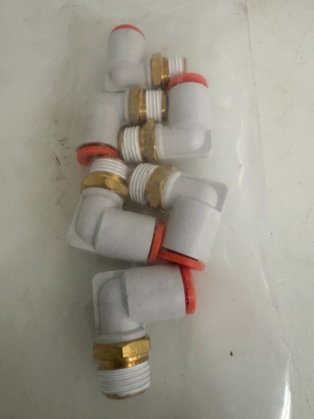LOT OF 26 SMC ELBOW PNEUMATIC FITTING KQ2L07-34AS