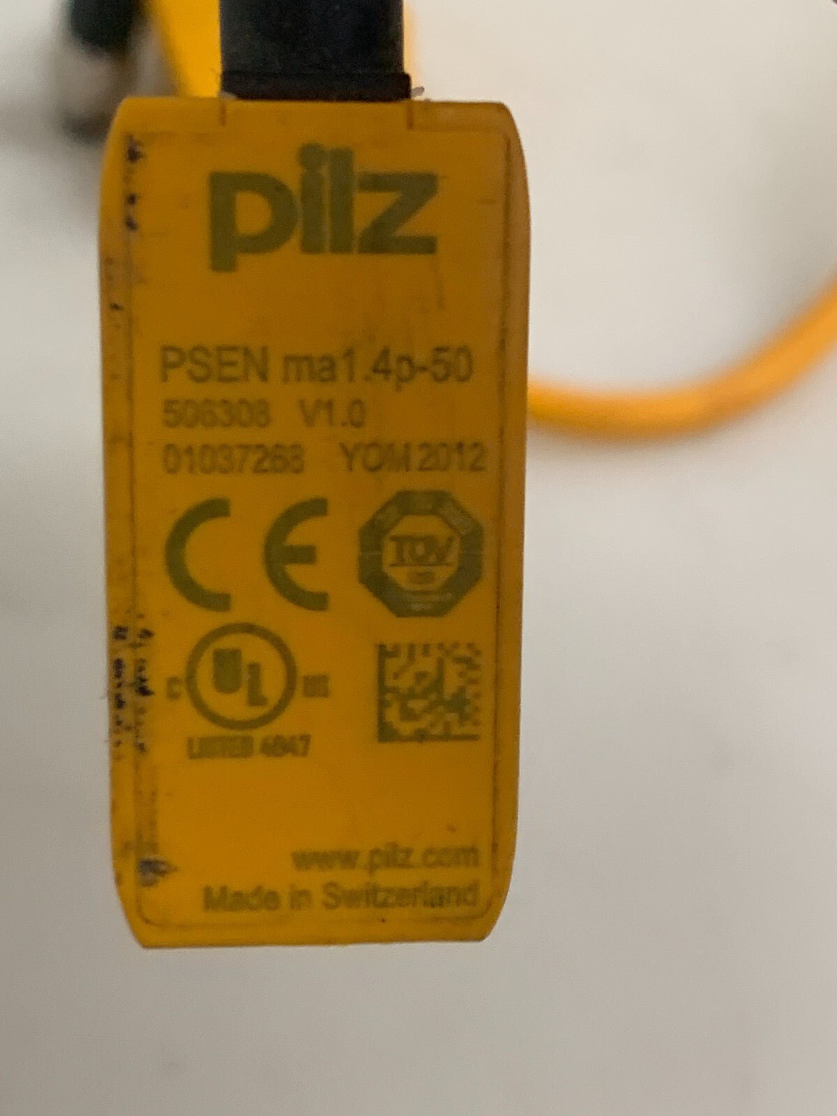 LOT OF 2 PILZ MAGNETIC SWITCH SENSOR 506308 PSEN MA1 AP-501