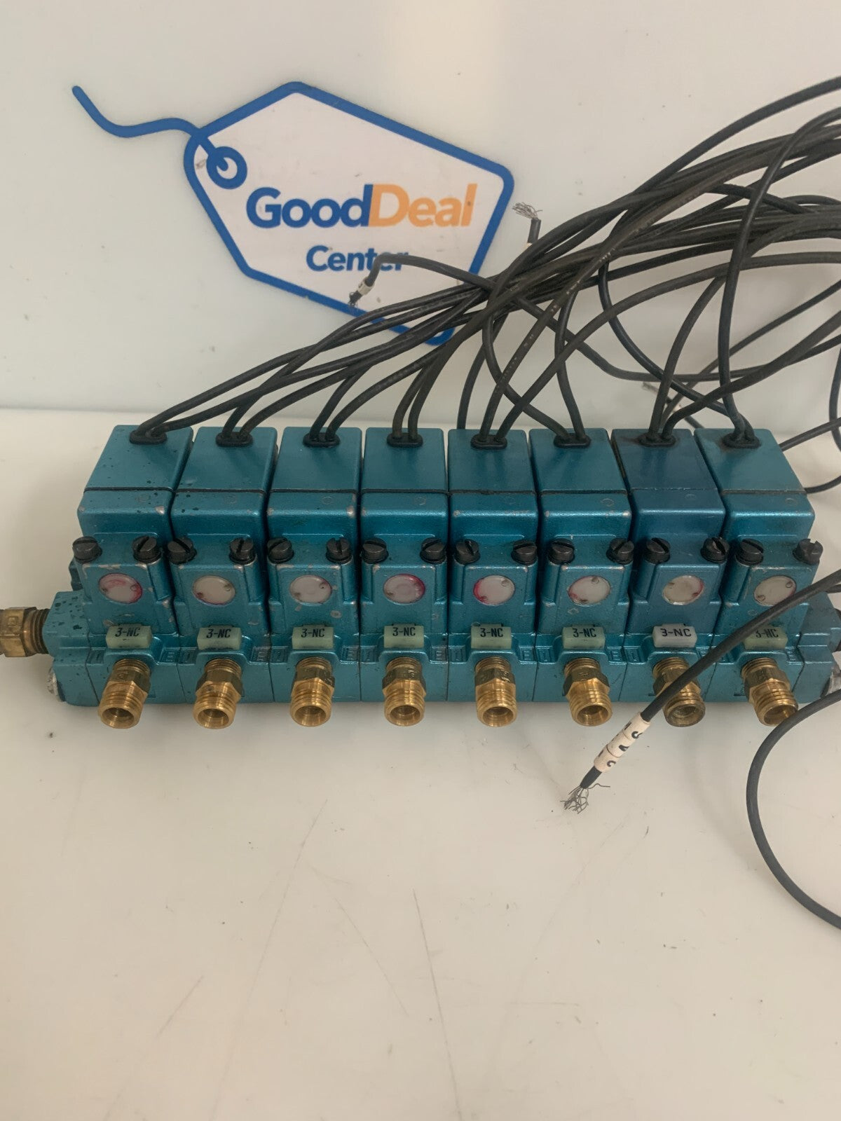 MAC 132B-614B MANIFOLD 8 VALVES UNIT1