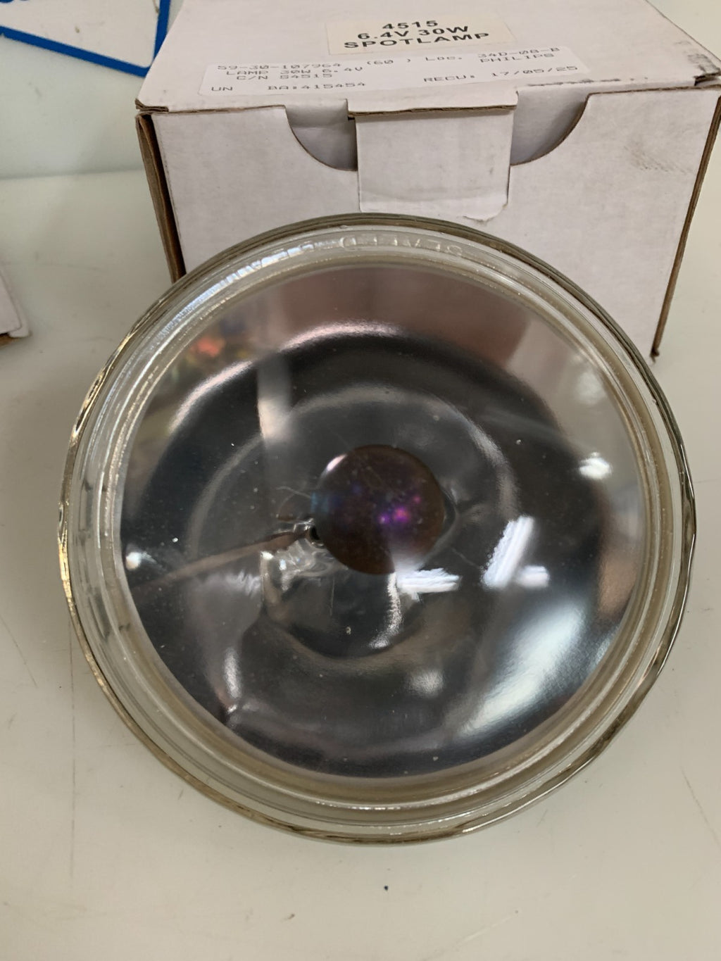 LOT OF 2 GE SPOTLAMP 4515 PAR36 6.4V 30W 55K