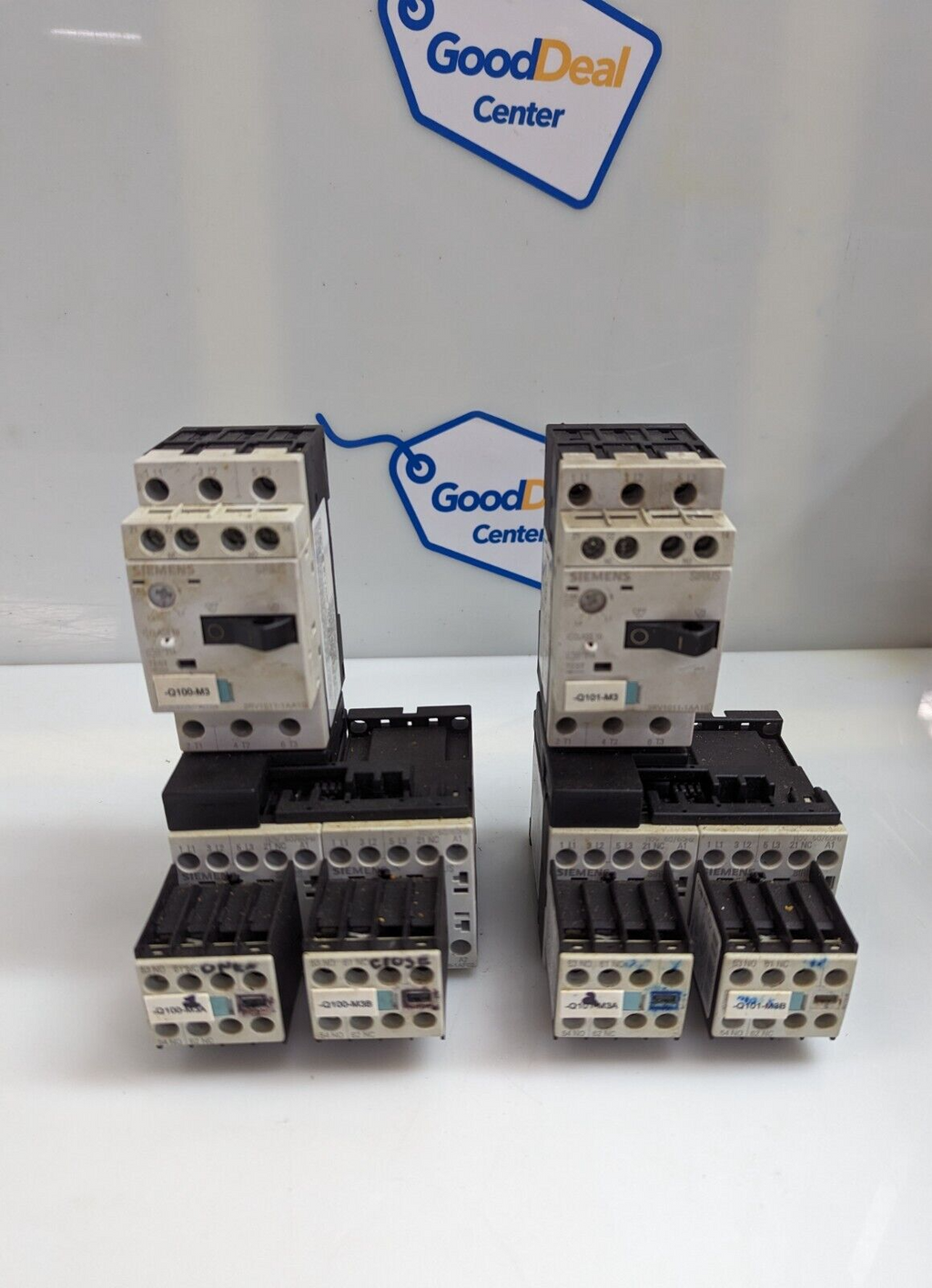 Siemens 3RV1011-1AA10 Circuit breaker + 3RT1016-1AF02 x2 +2RH1911-1FA11 x 2