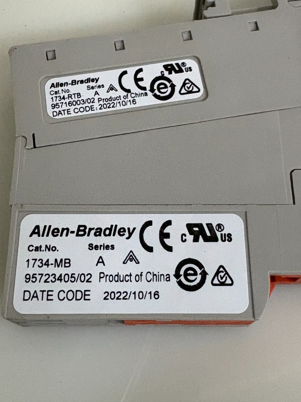 ALLEN BRADLEY CAT 1734-IB8 24V SINK INPUT W/1734-MB BASE AND 1734-RTB