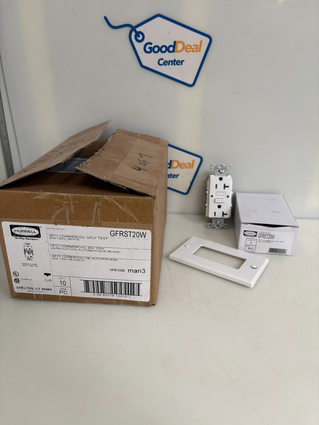 HUBBELL GFCI COMMERCIAL SELF TEST INLET WHITE 10 IN BOX0